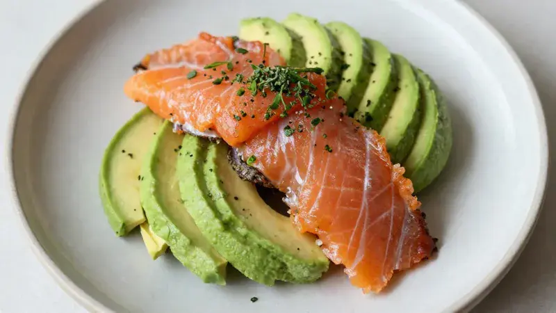 Avocado & Smoked Salmon Plate